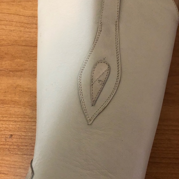 New Los Altos Boots Eel Boots, Bone, Size 8 - Picture 8 of 9